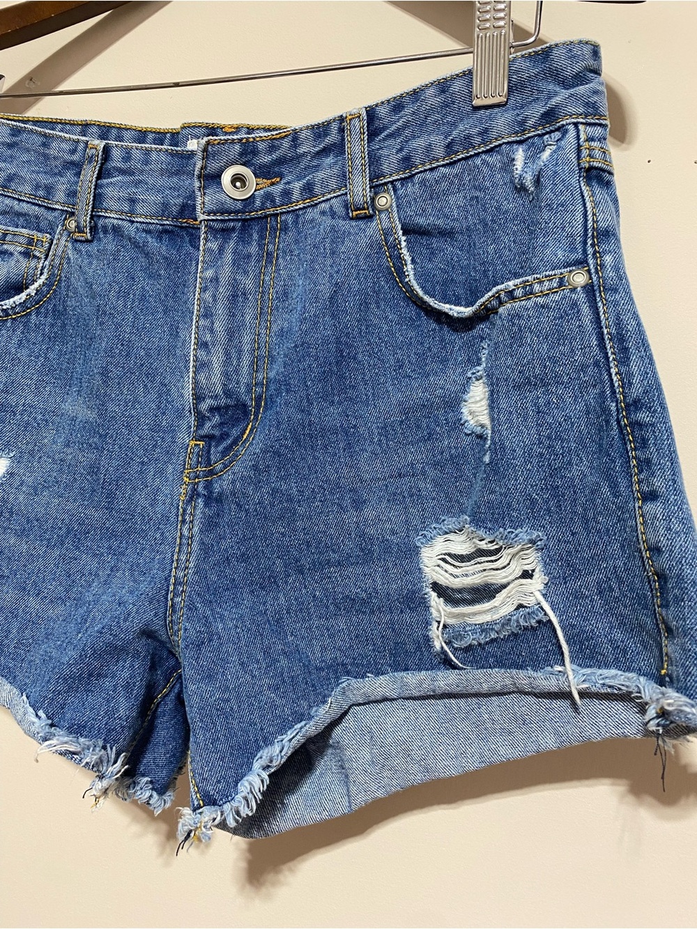 Revolve Avec Les Filles Jean Denim Shorts Distressed Ripped Beach Summer Size 28 - Picture 3 of 8